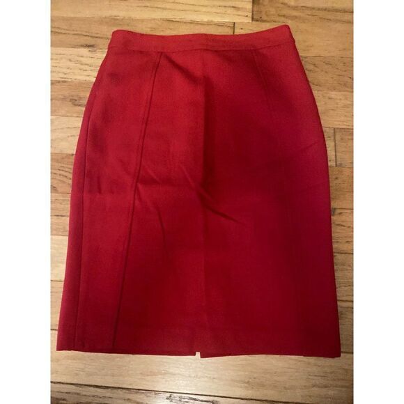 Halogen, women's red knee length pencil skirt with back zipper closure, size 0 - Picture 1 of 7
